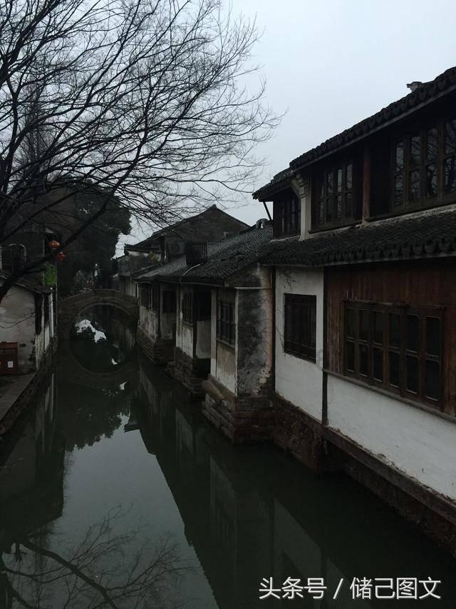 逃离沙漠建筑
