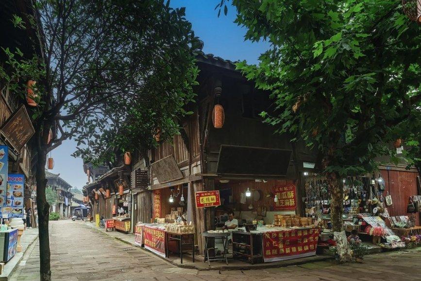 兴义市：政策服务双直达 上门服务暖人心